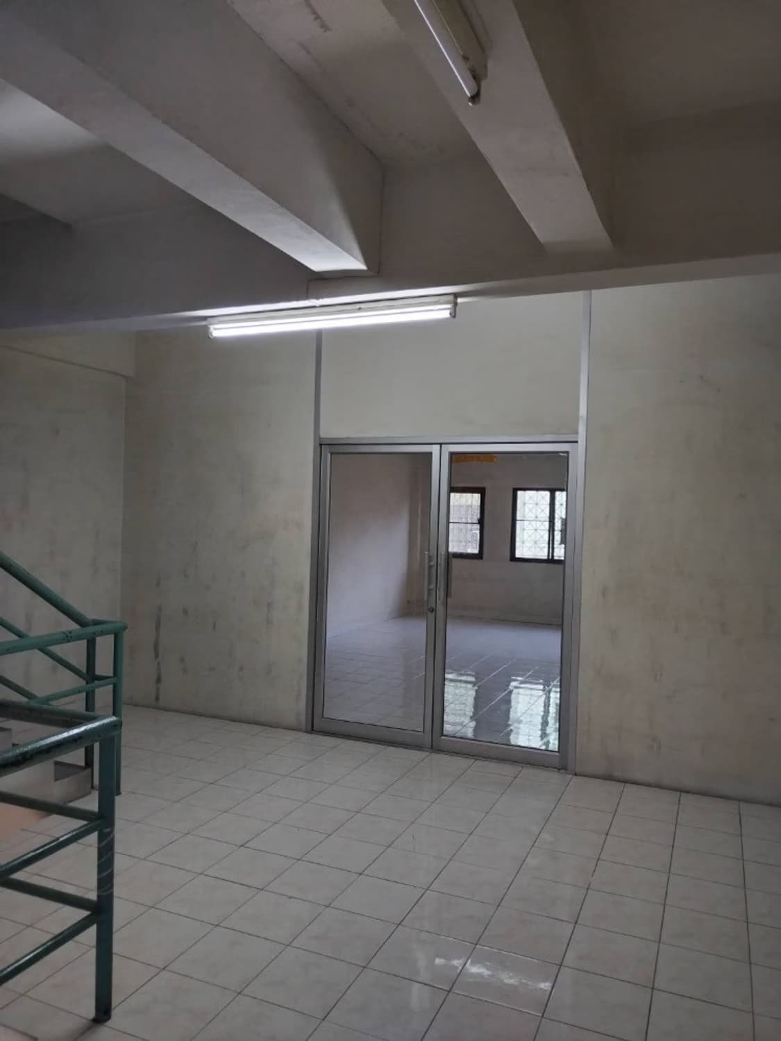 5 Bed Commercial for Rent in Yan Nawa - Image 7