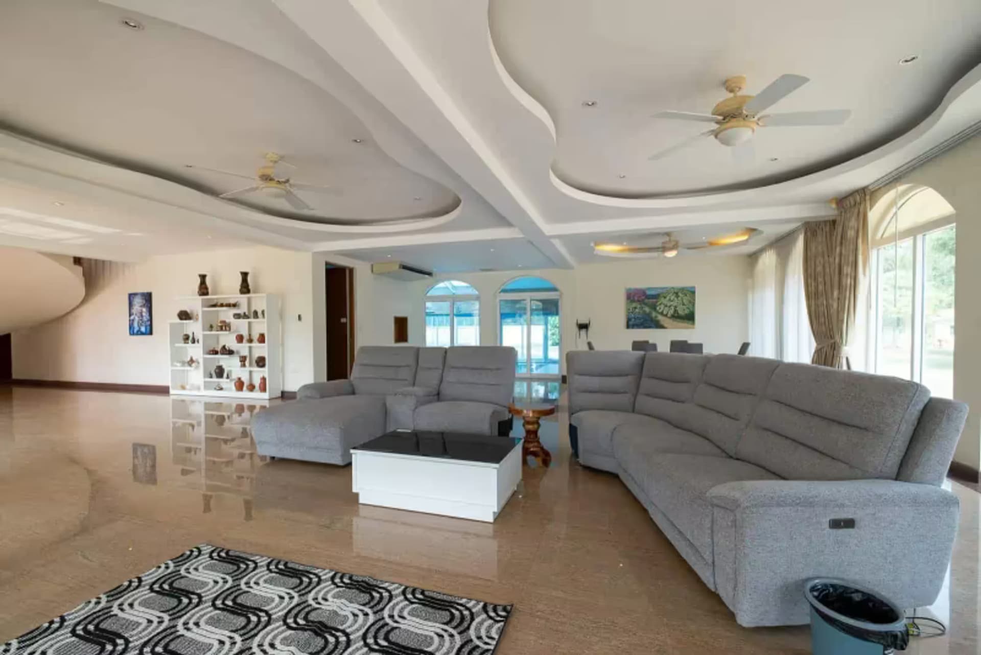 5 Bedroom House - Image 17