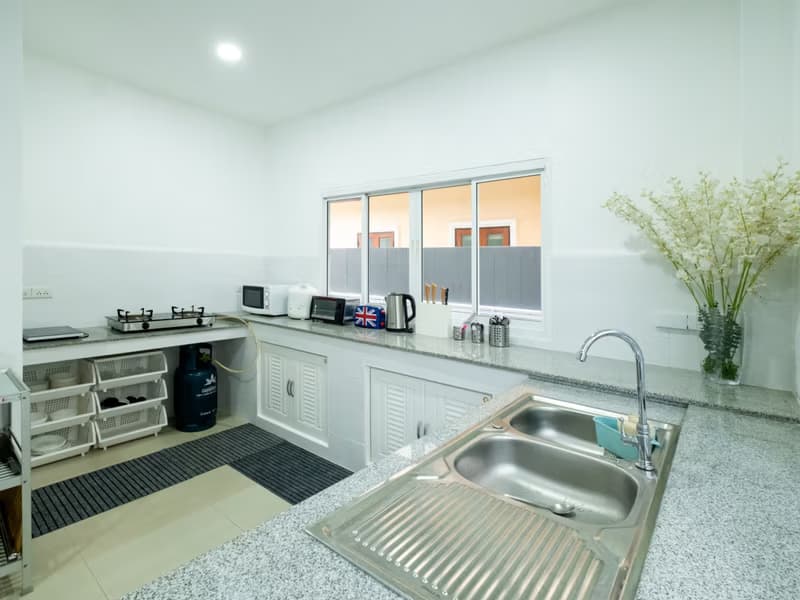 4 Bed House for Rent in Mueang Chiang Mai
