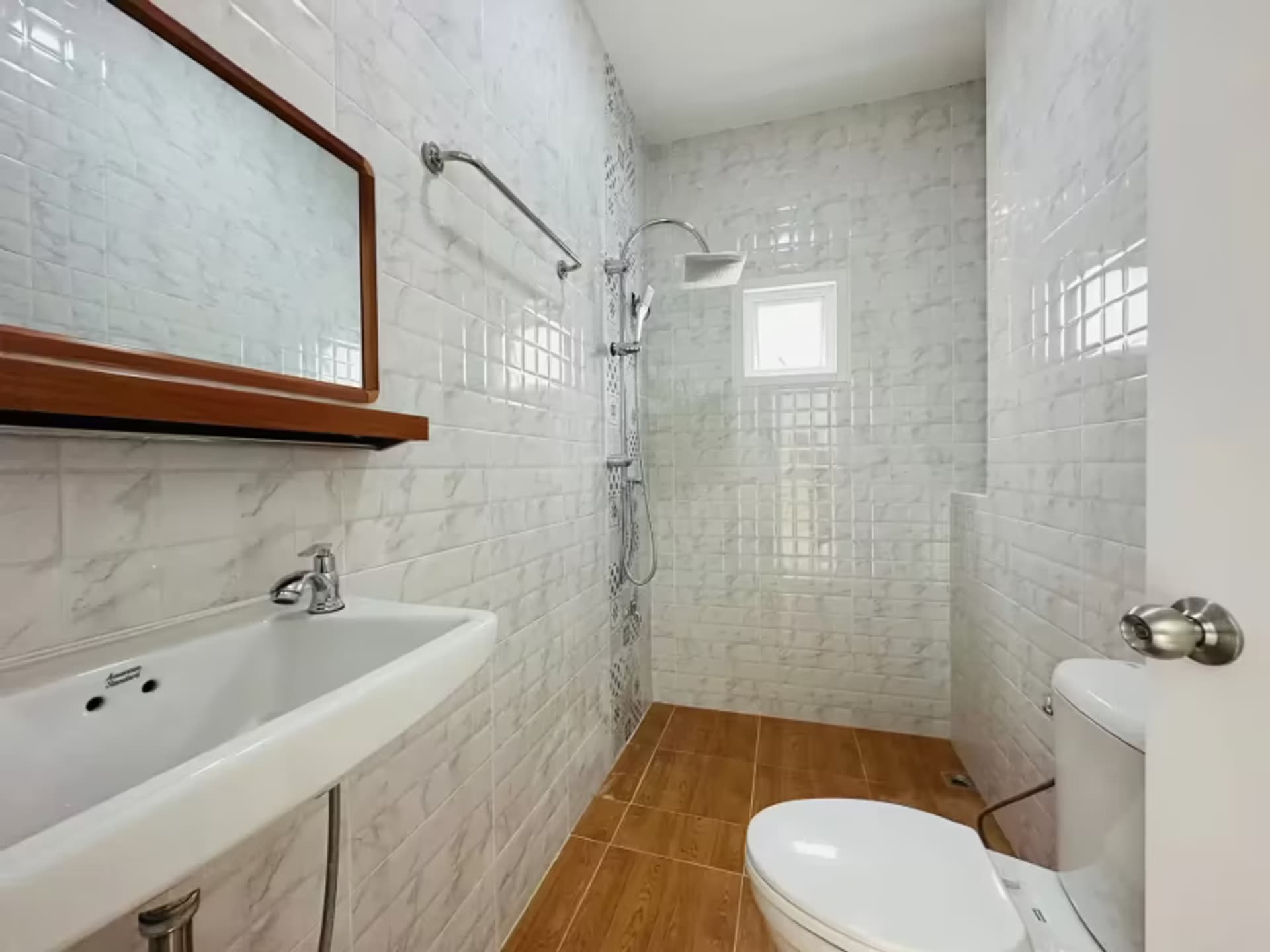 3 Bedroom House - Image 13