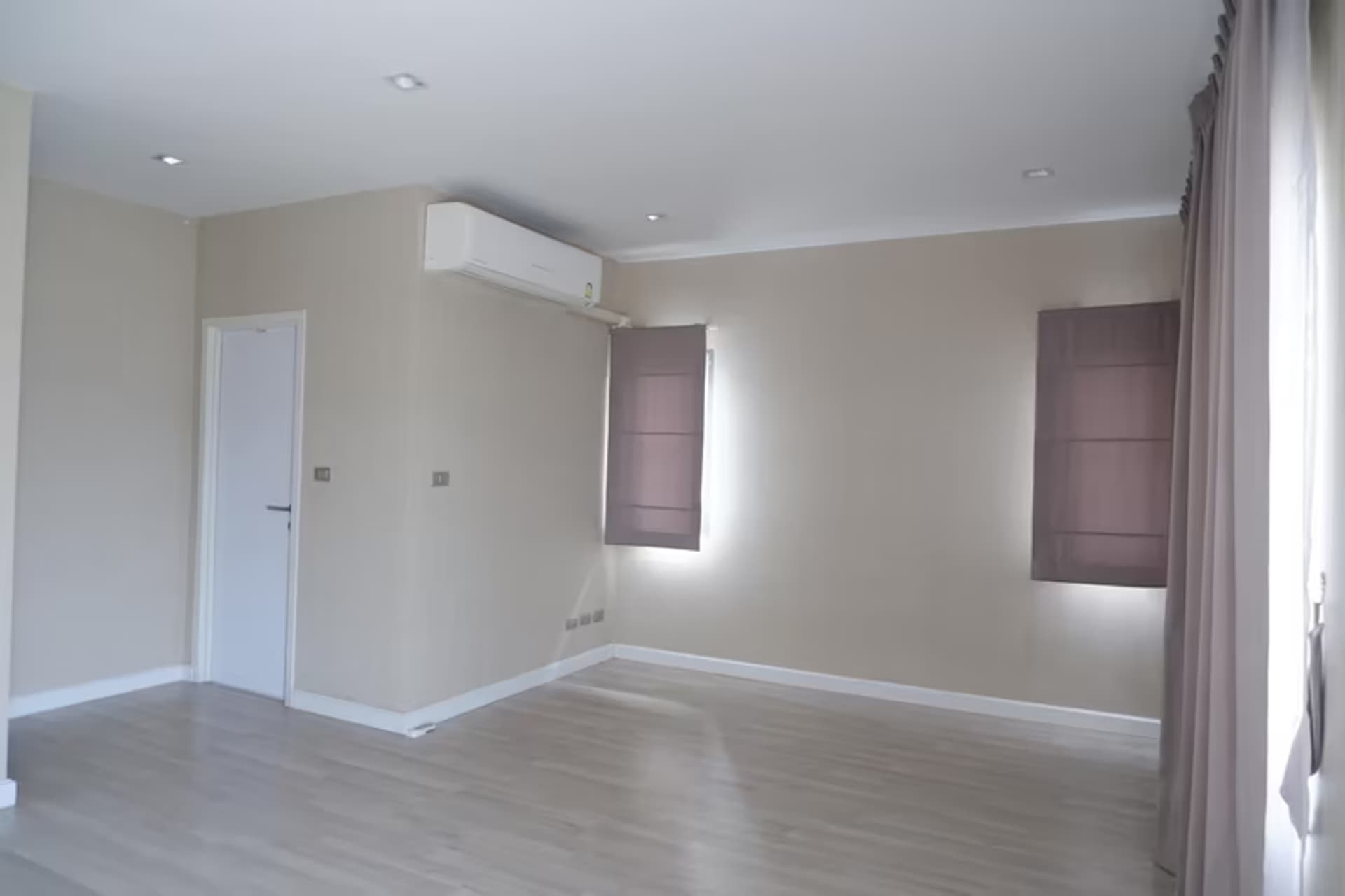 4 Bedroom House - Image 35