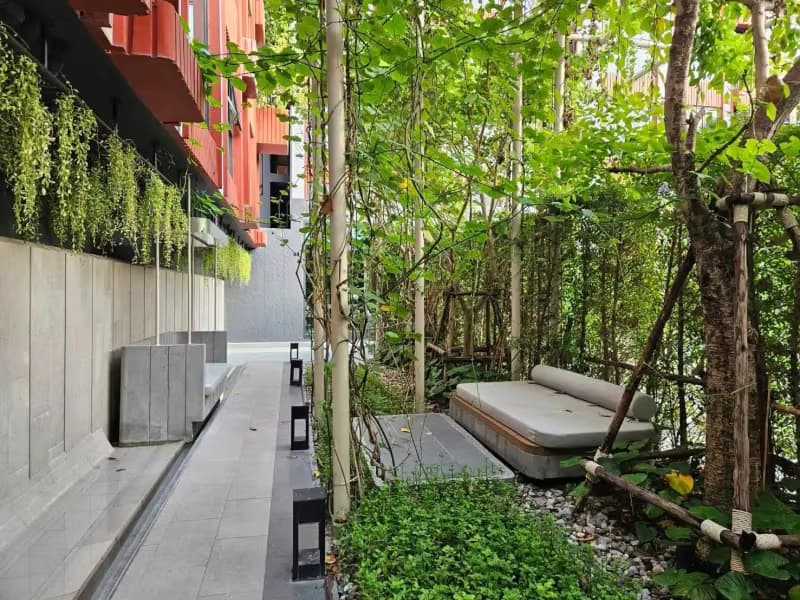 1 Bedroom Condo