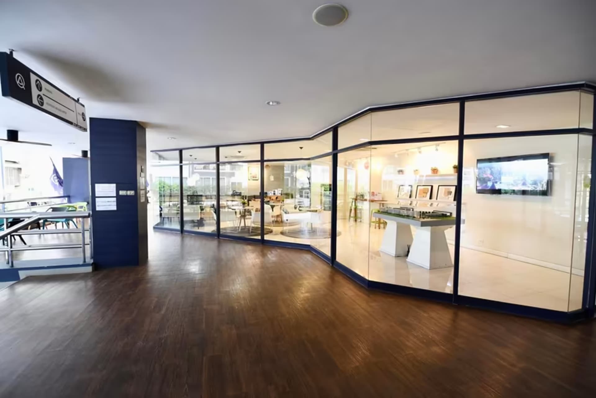 Studio for Sale/Rent in Huai Khwang - Image 11