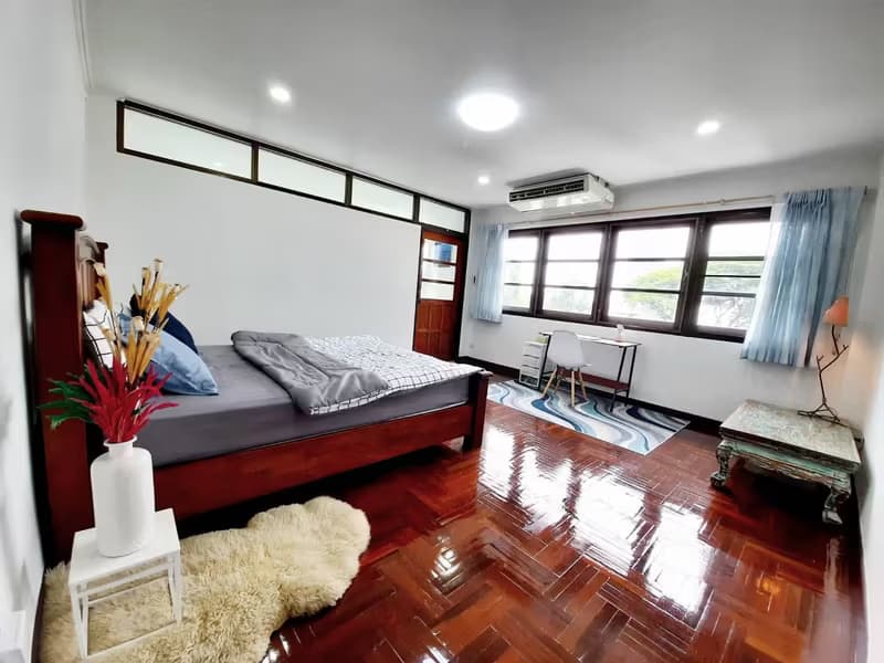 Service apartment for Rent in Watthana 