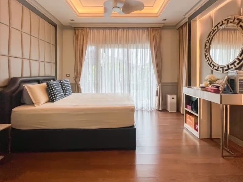4 Bed House for Sale in Bang Phli
