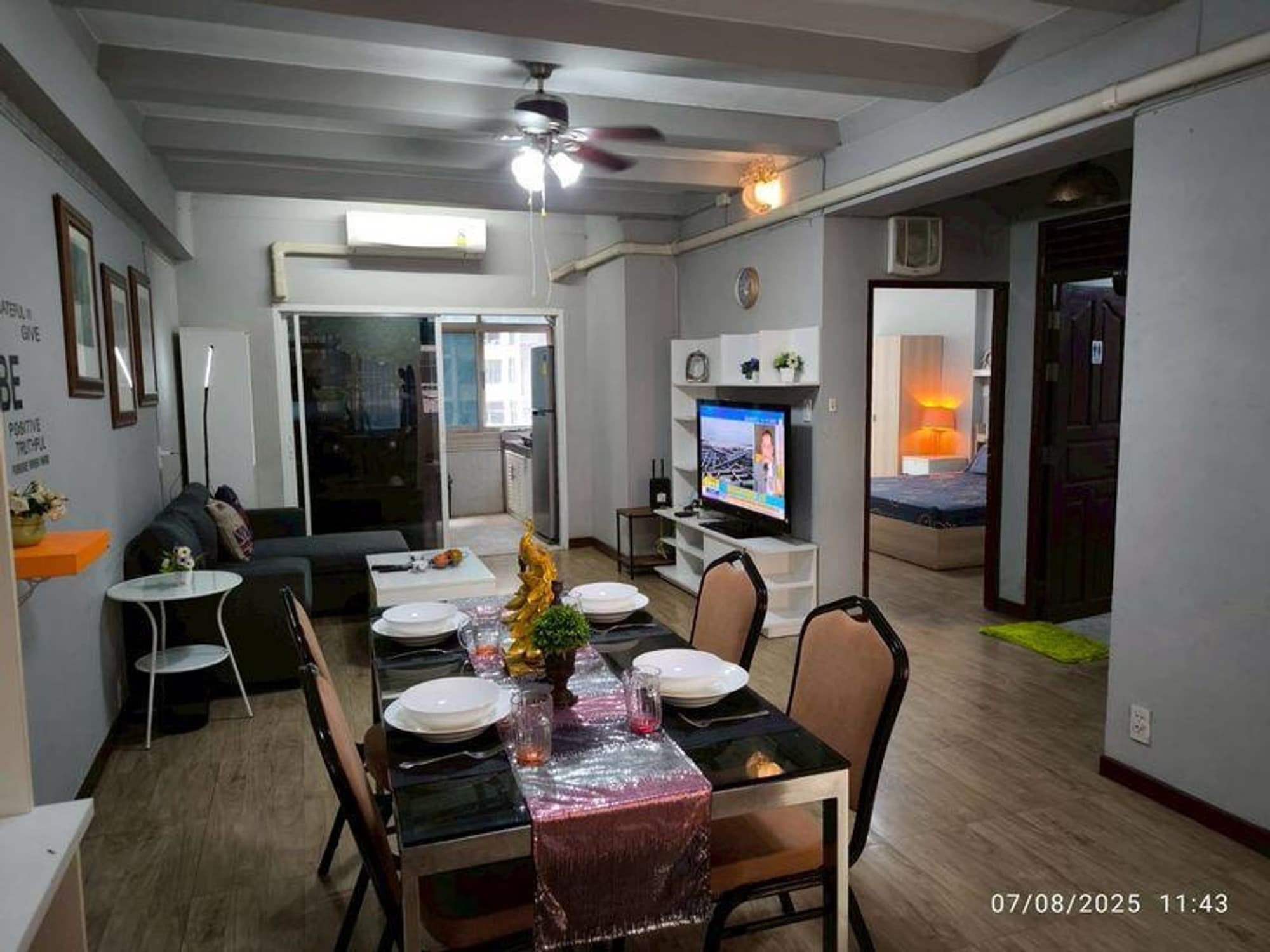 2 Bed Condo for Rent in Huai Khwang - Image 1