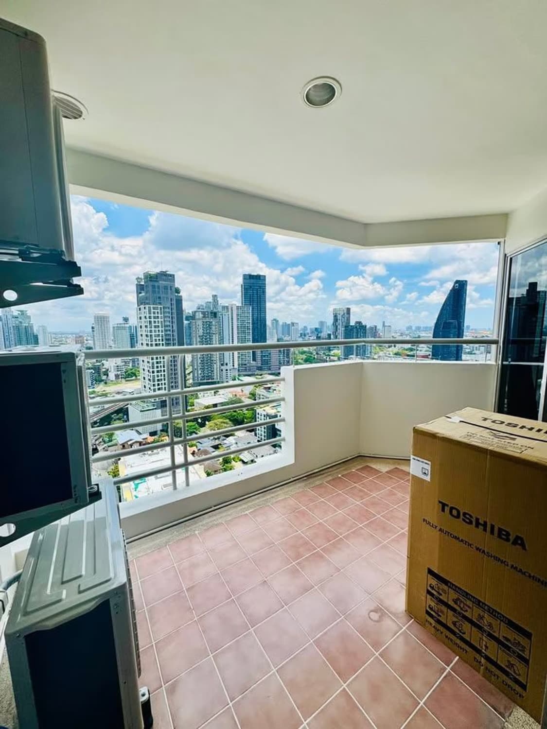 2 Bed Condo for Rent in Khlong Toei - Image 7
