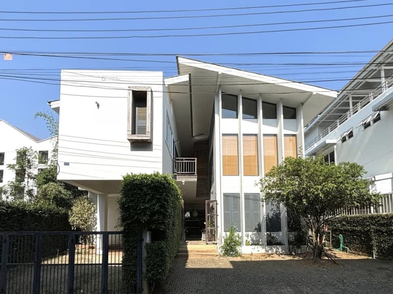 6 Bed House for Sale in Mueang Chiang Mai