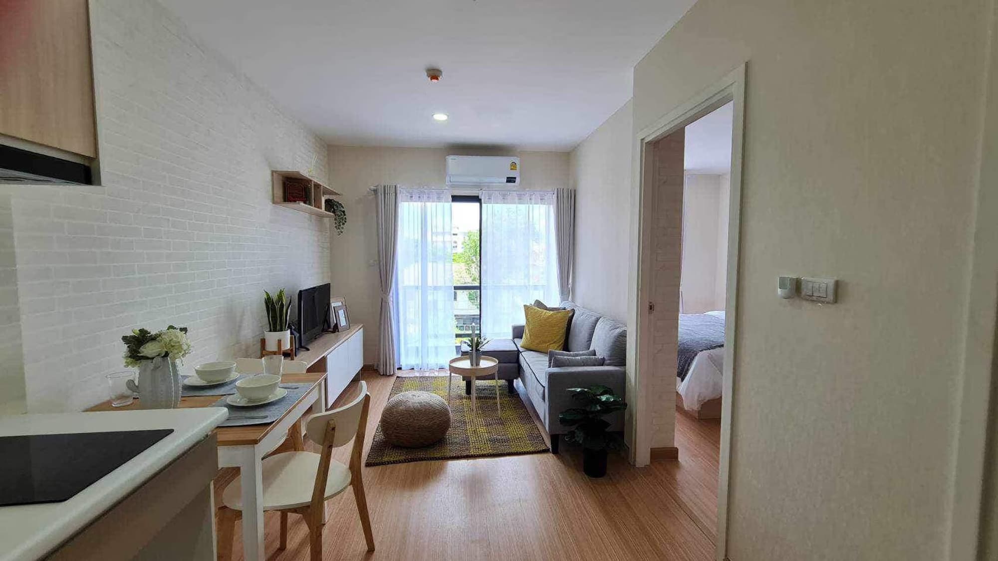 Condo for Rent at The Fore Condo - Image 2