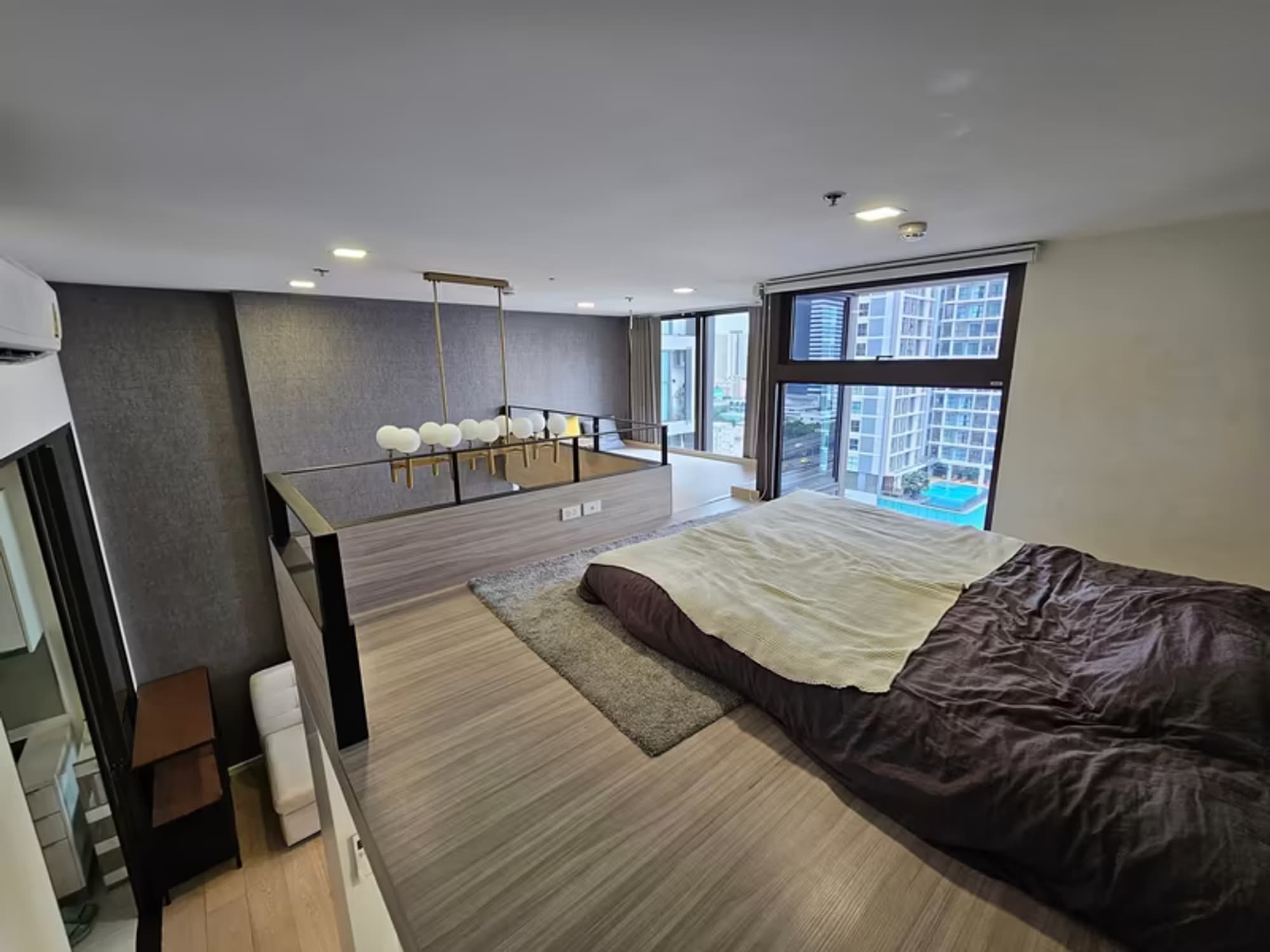  Chewathai Residence Asoke   - Image 2