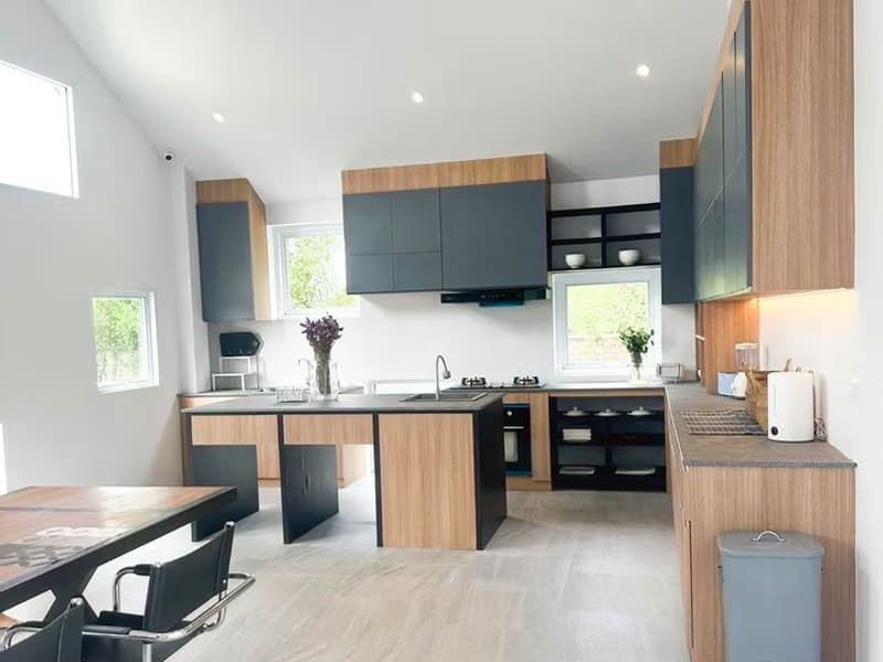 5 Bed House for Rent and Sale in San Sai