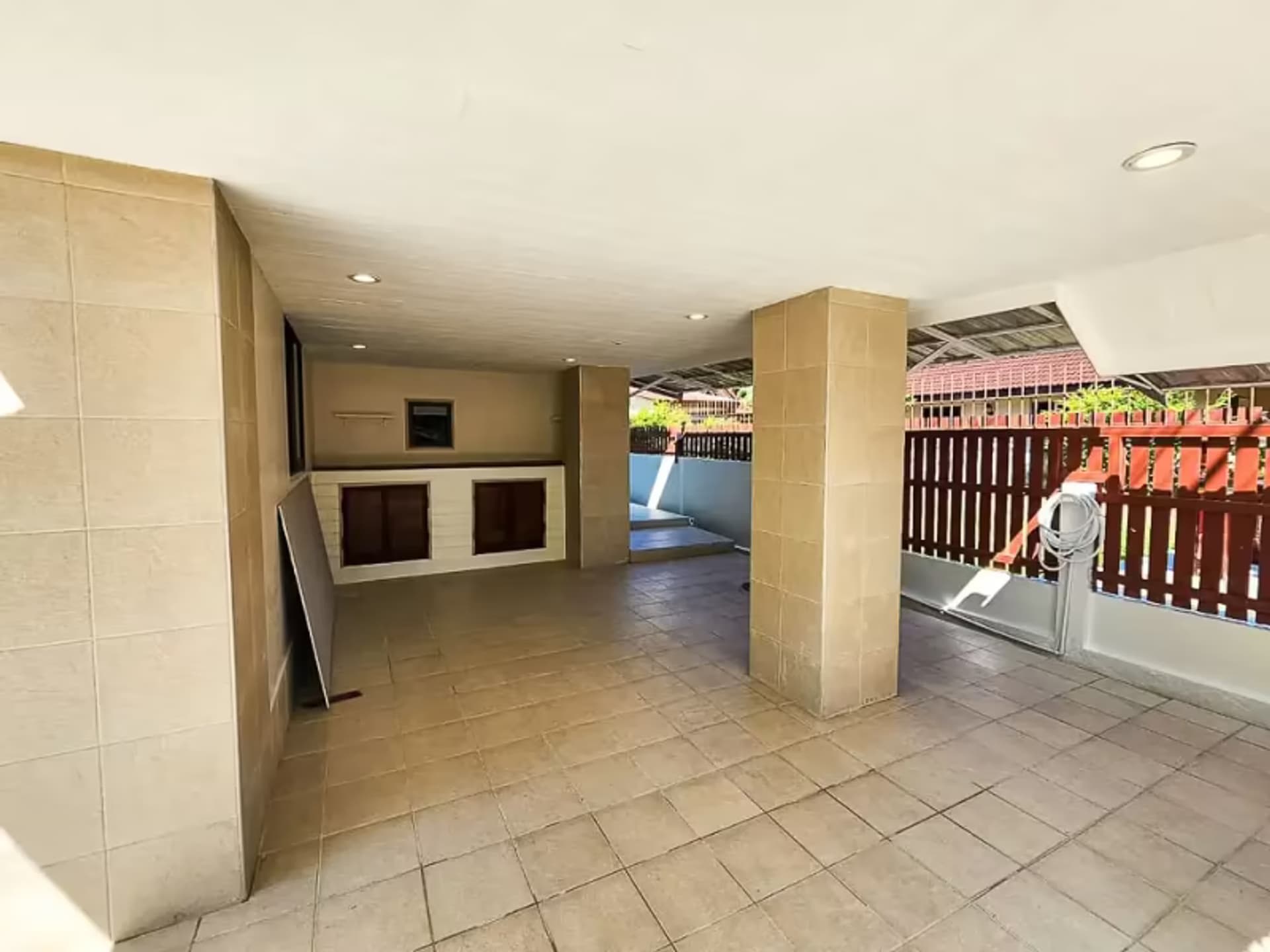 4 Bedroom House - Image 12