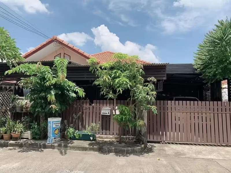 2 Bedroom House