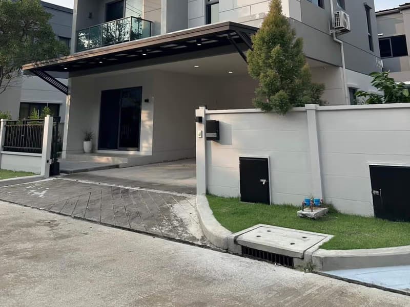 3 Bed House for Sale in Bang Phli, Samut Prakan