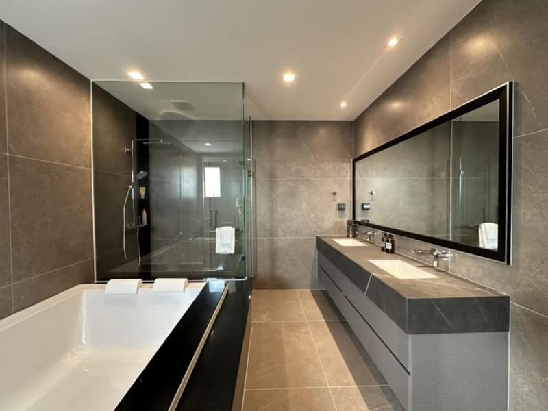 5 Bed House for Rent in Saphan Sung