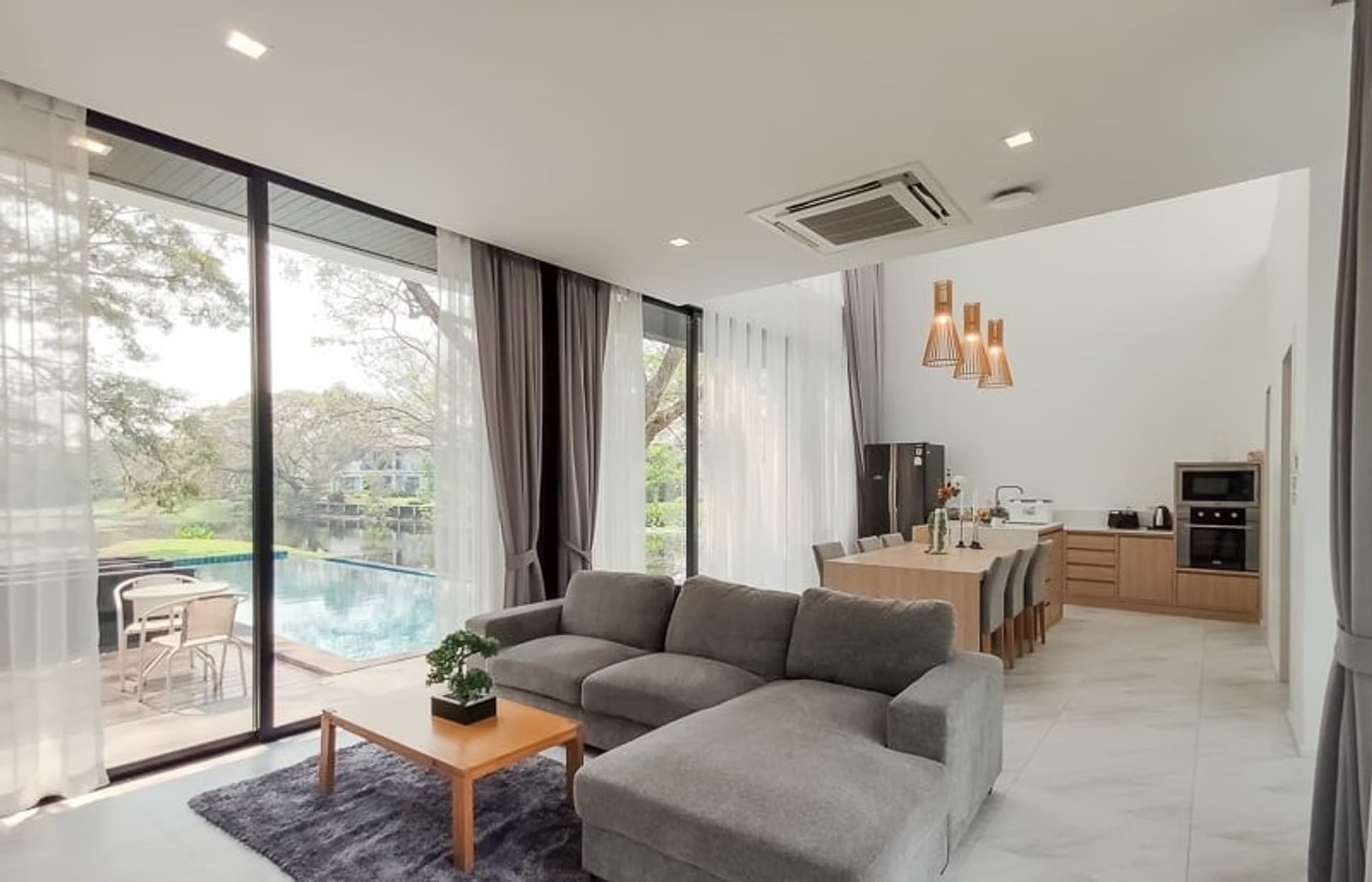 5 Bedroom House - Image 3