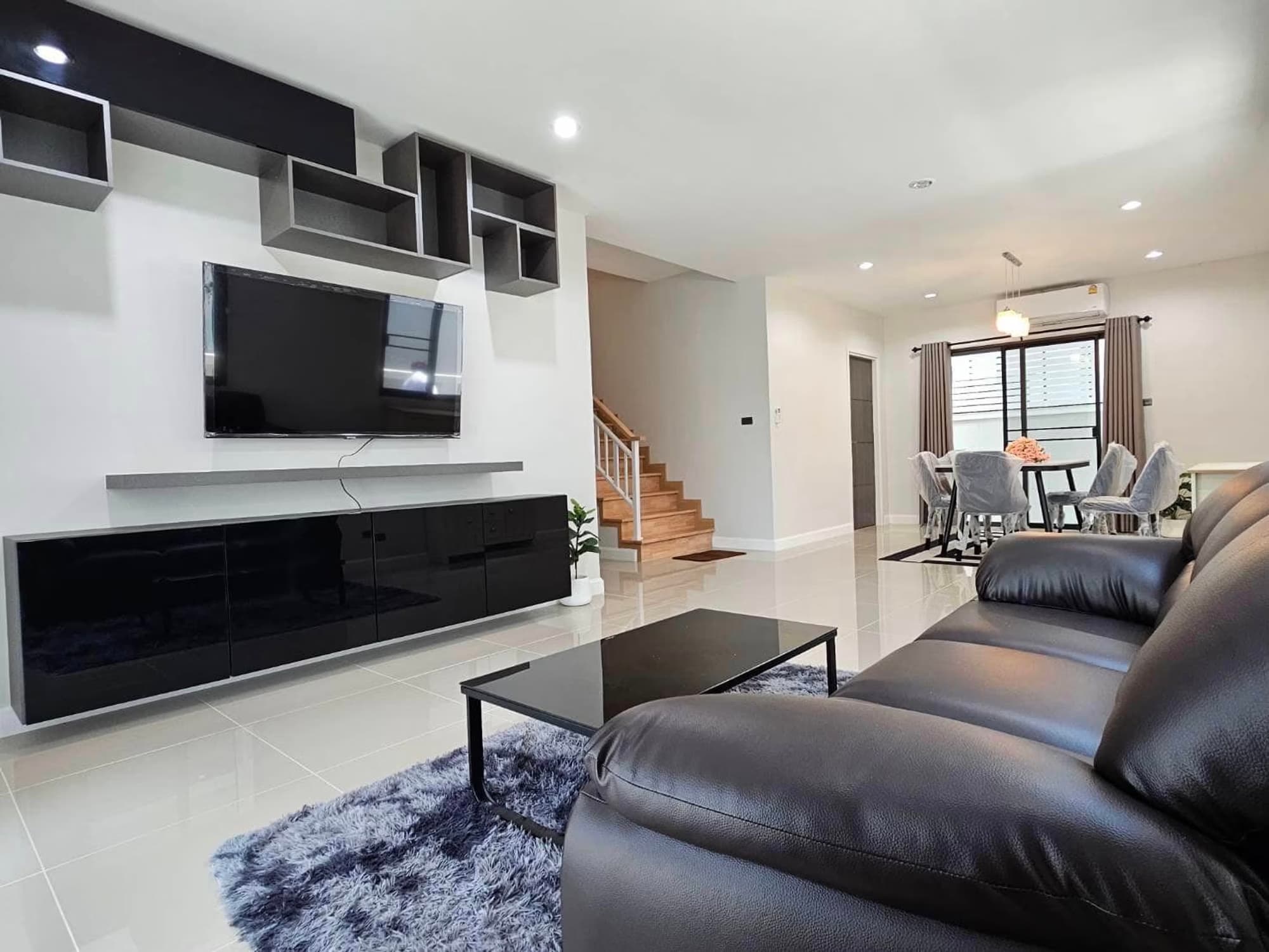 3 Bed House for Rent in Saraphi - Image 2