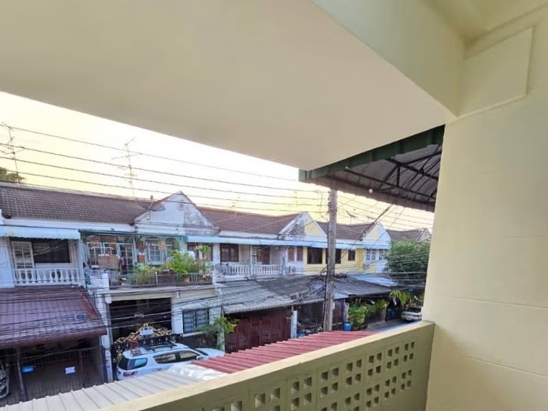 3 Bed Townhouse for Rent in Phra Khanong
