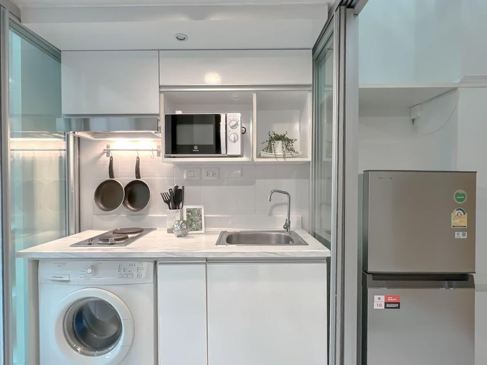 1 ห้องนอน Condo สำหรับ จำหน่าย ใน คลองเตย - Image 3