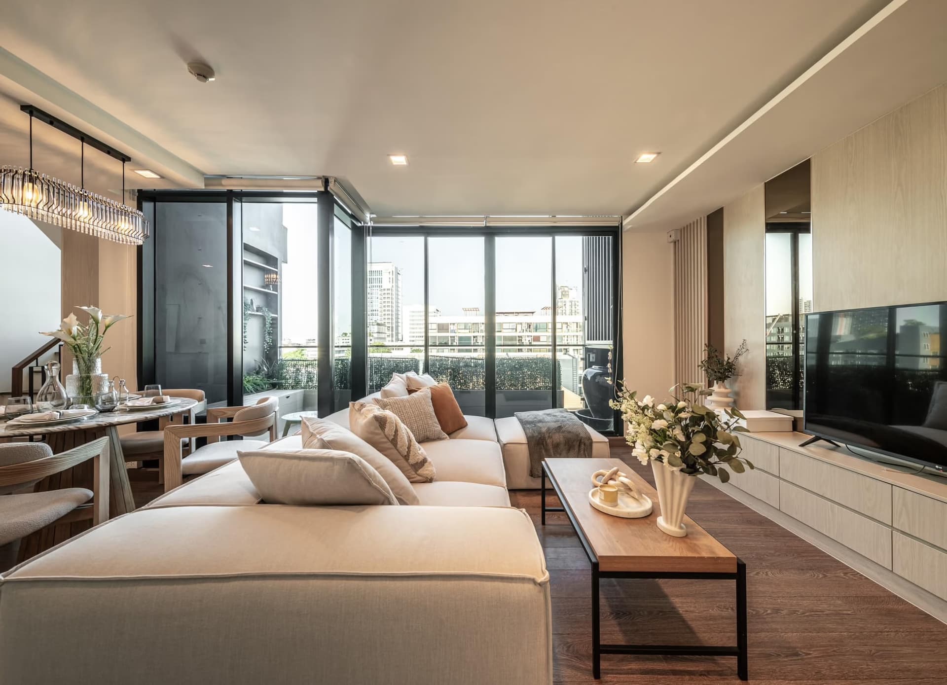 Condo for Rent, Sale at The Unique Sukhumvit 62/1 - Image 1