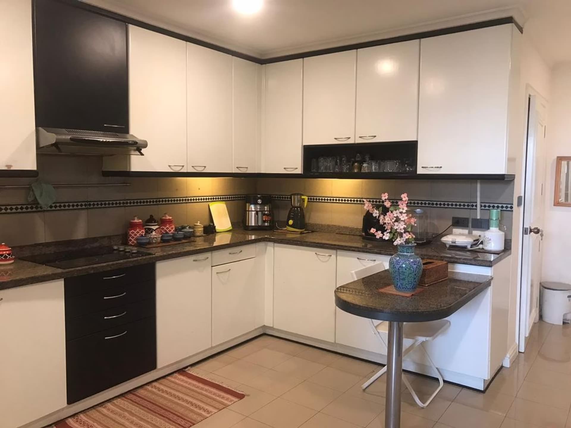 3 Bed Condo for Rent in Watthana - Image 3