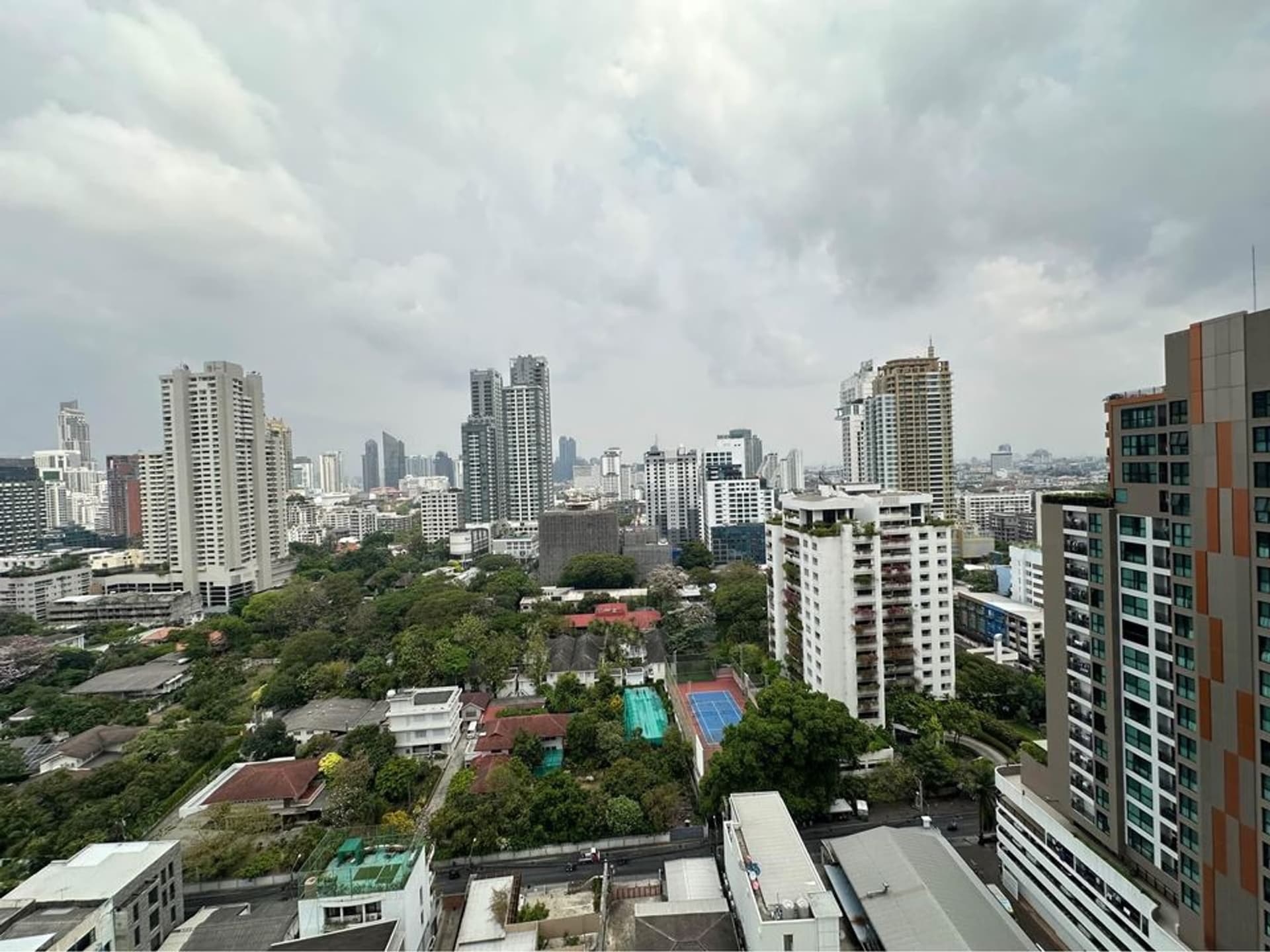 Condo for Rent at Noble State 39 - Image 8