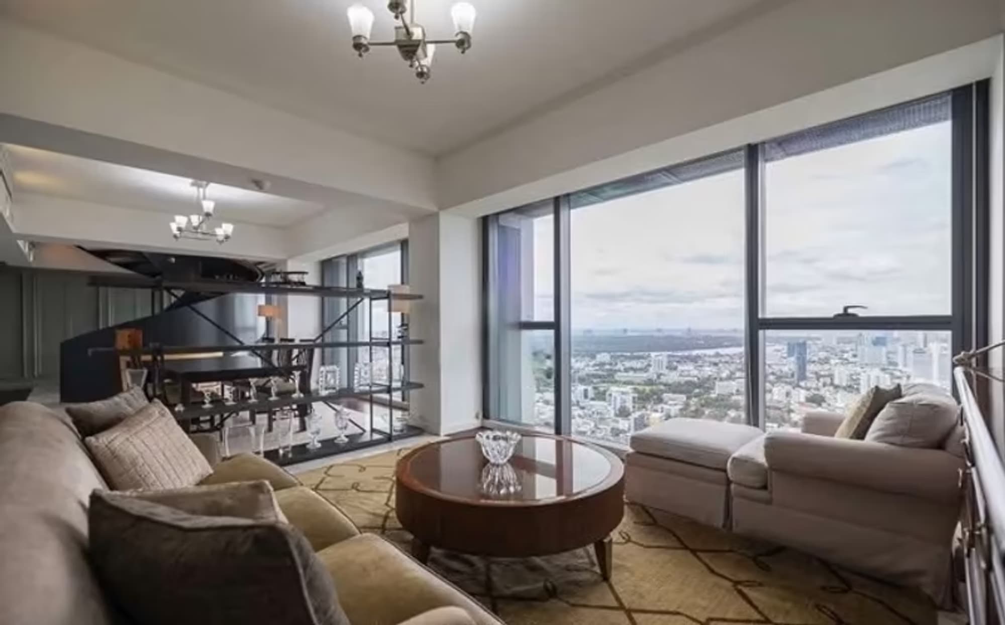 4 Bedroom Condo - Image 1
