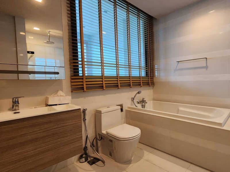2 Bed Condo for Rent in Khlong Toei