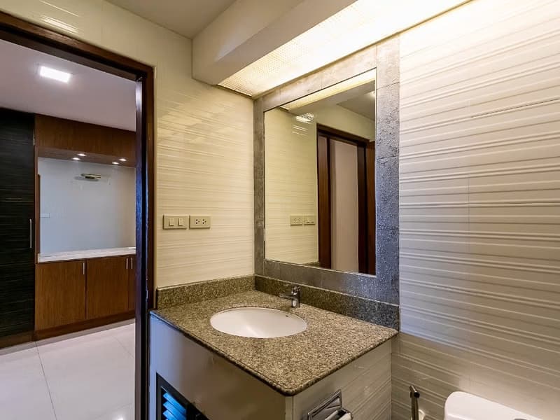 3 Bed Condo for Rent in Khlong Toei
