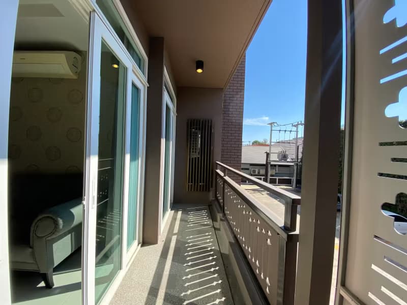 1 Bedroom Condo