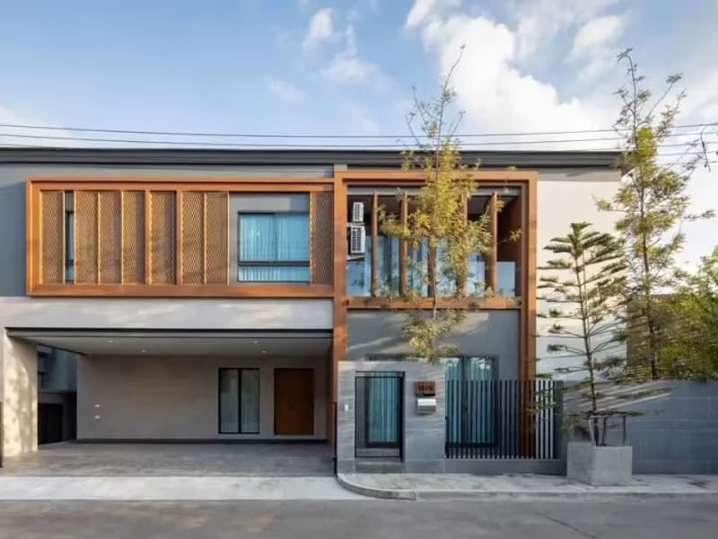 5 Bedroom House