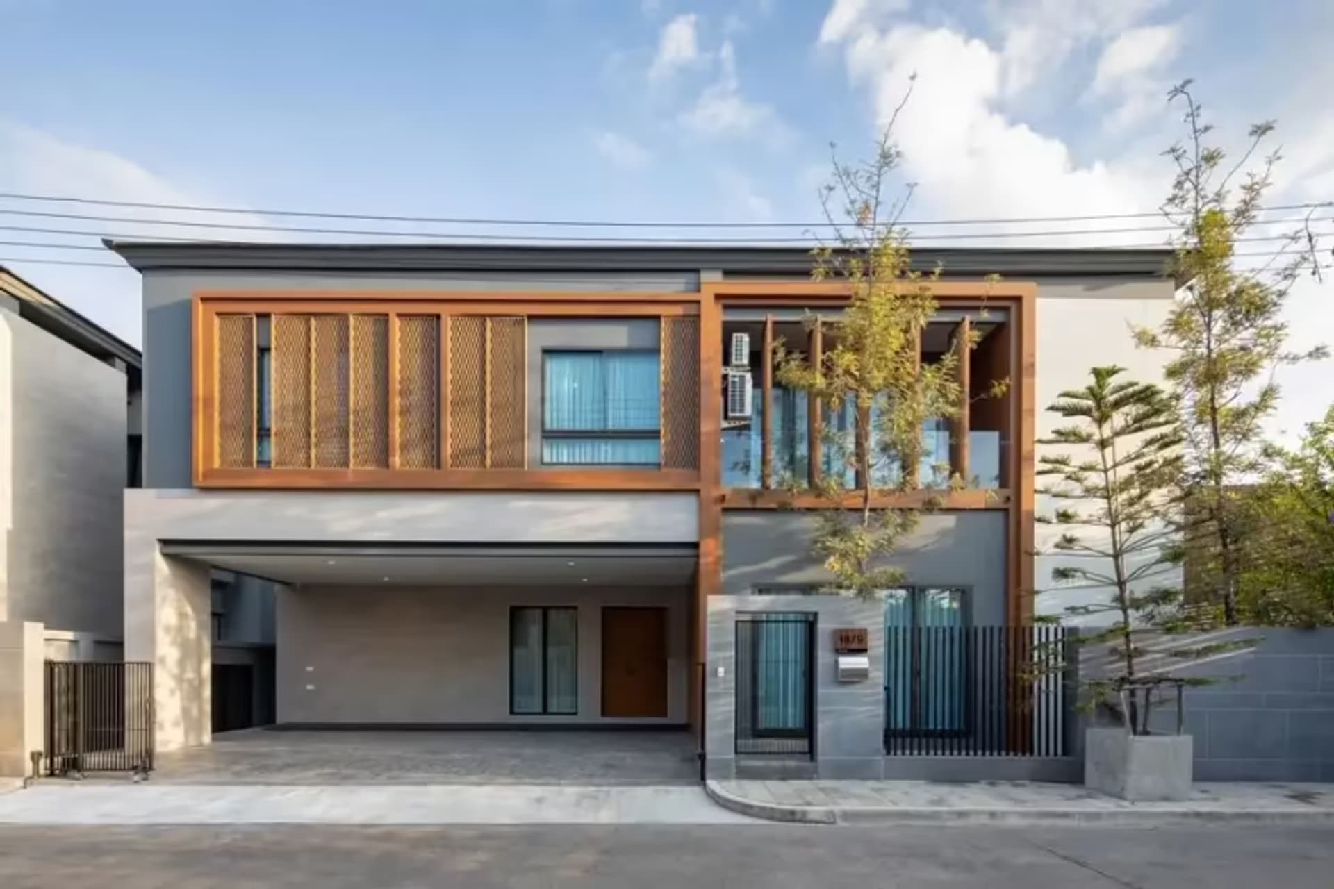 5 Bedroom House - Image 6