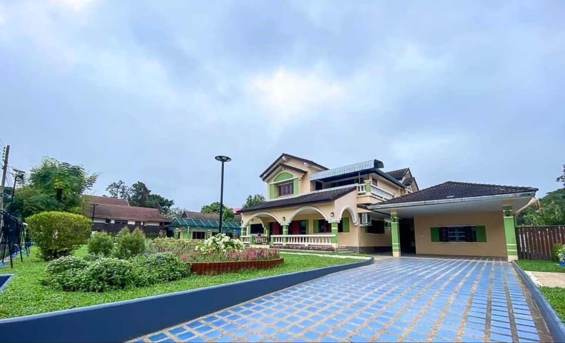 5 Bed House for Sale in Mueang Chiang Mai - Image 1