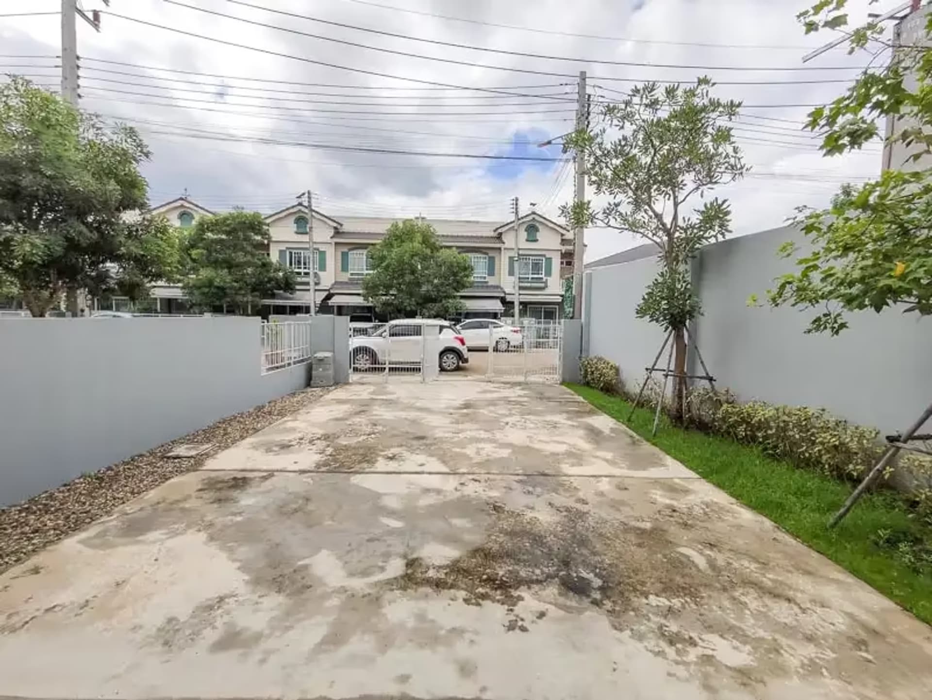 2 Bedroom House - Image 14