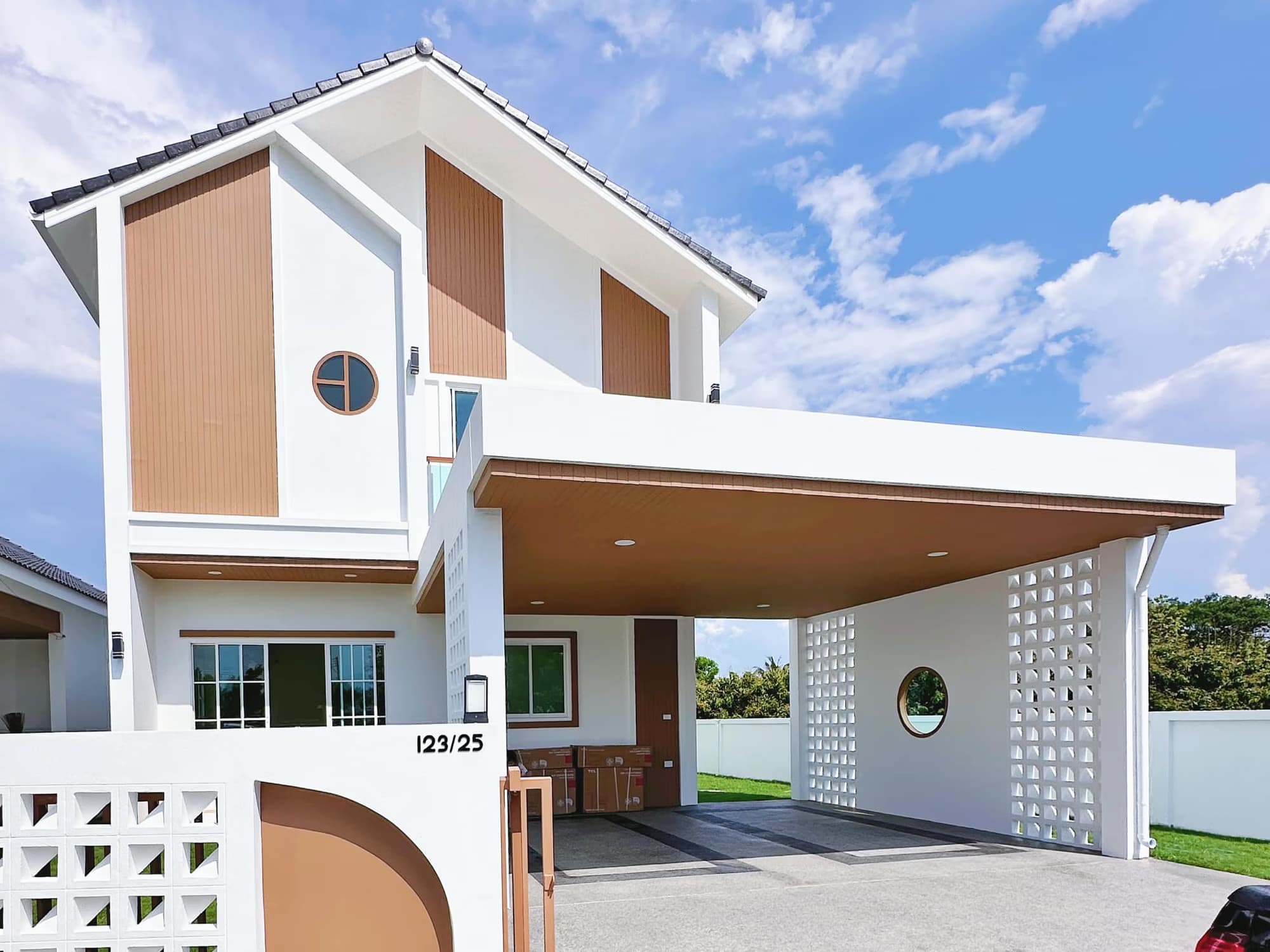 4 Bed House for Sale in Hang Dong - Image 1