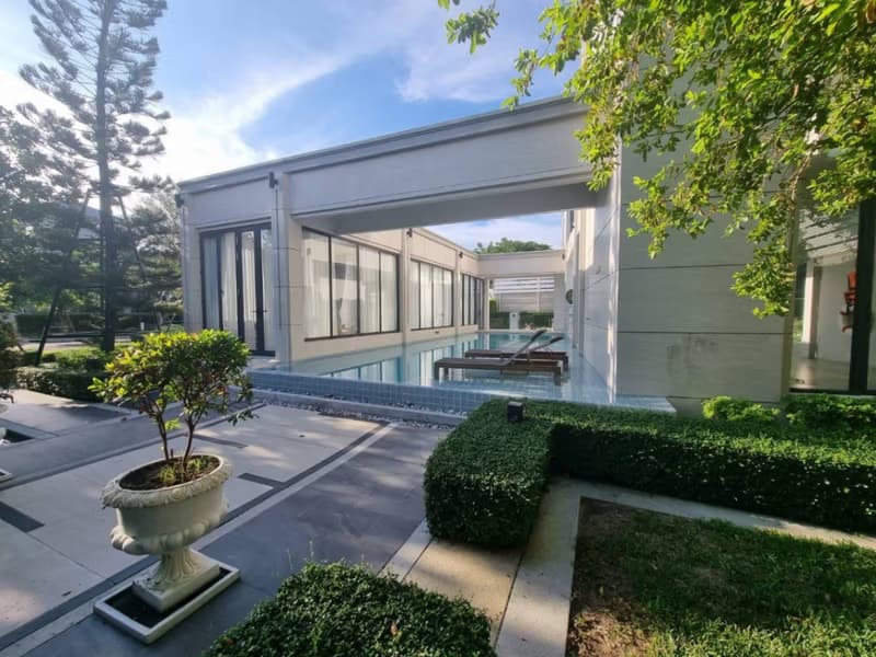 4 Bed House for Rent in Prawet