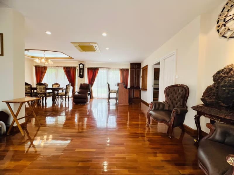 5 Bed House for Sale in Hang Dong
