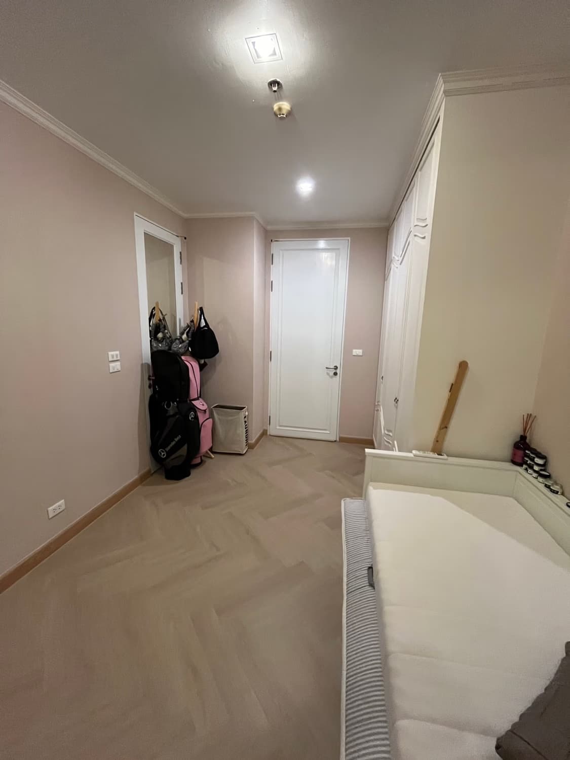 2 Bed Condo for Sale in Ratchathewi - Image 4