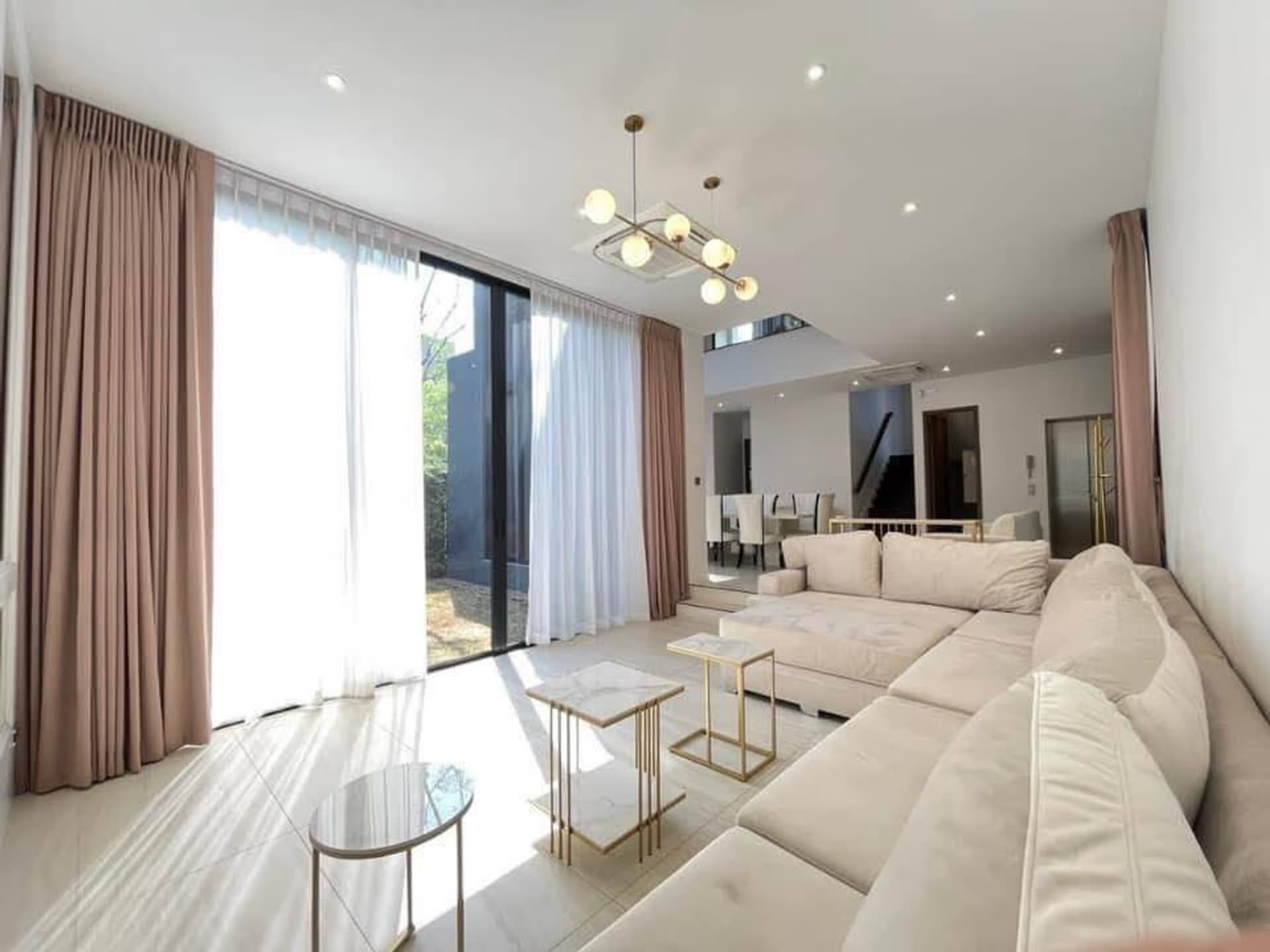 4 Bed House for Rent in Bang Kapi - Image 9