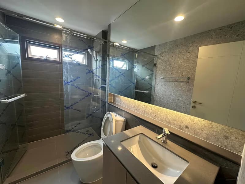 4 Bed House for Rent in Bang Kapi