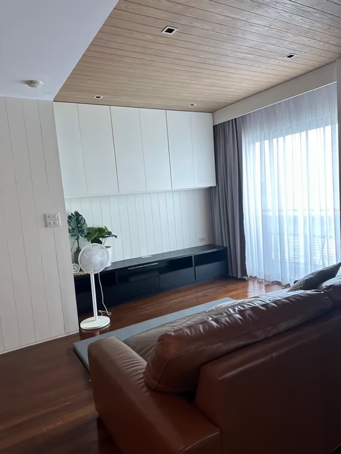 Condo for Rent, Sale at Muang Thai - Phatra Complex - Image 9