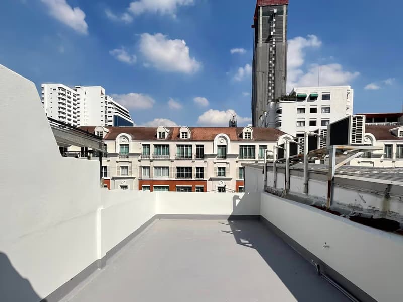 Townhouse for Rent in Khlong Toei