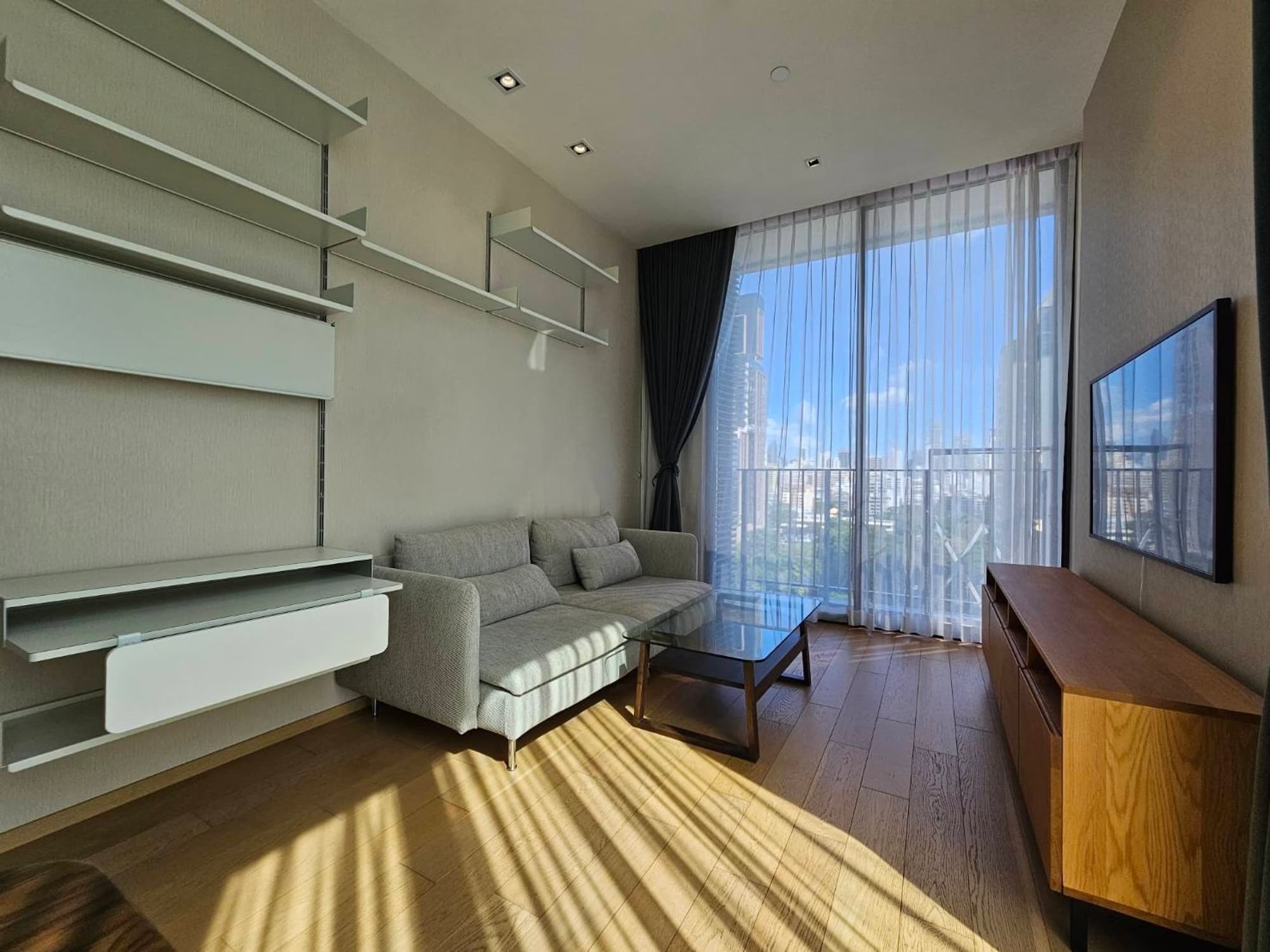 1 Bed Condo for Rent in Pathum Wan - Image 2