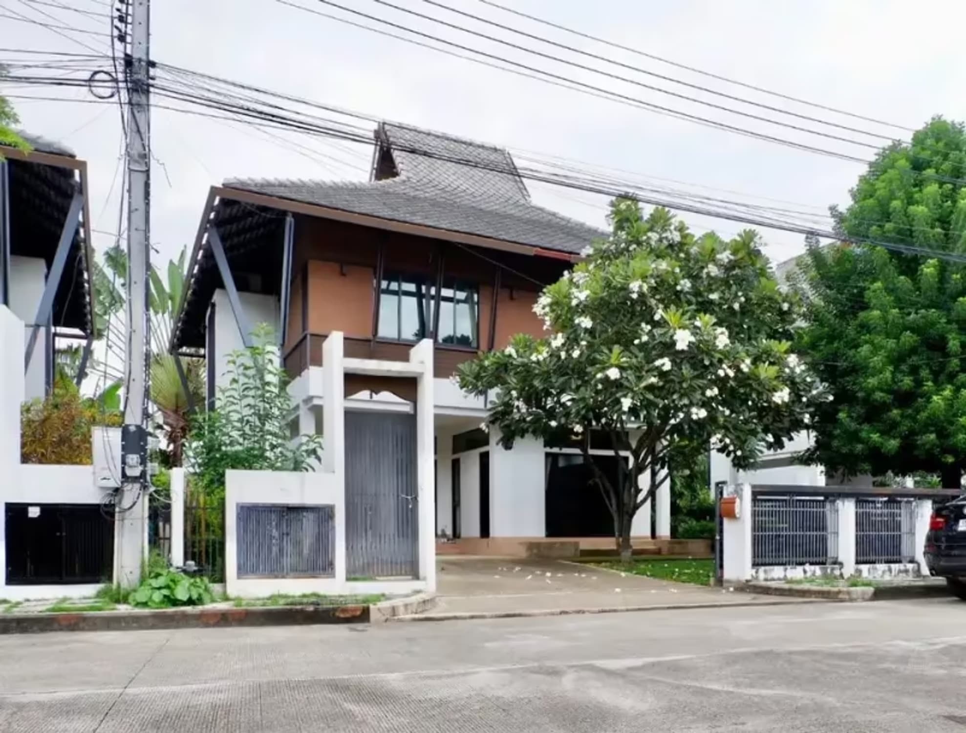 4 Bedroom House - Image 10