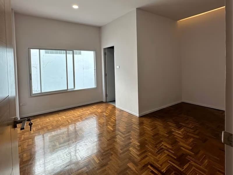Townhouse for Sale in Suthep, Mueang Chiang Mai