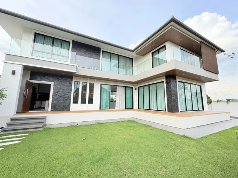 3 Bed House for Sale in San Kamphaeng District