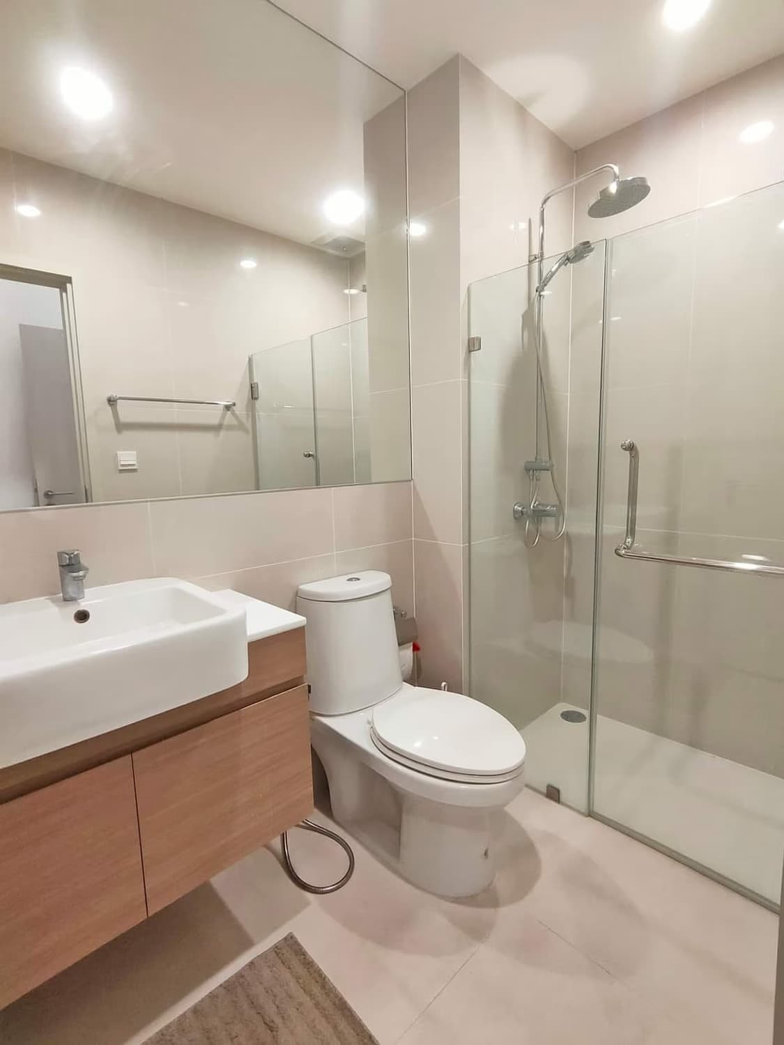 2 Bed Condo for Rent and Sale  Near Thailand Cultural Centre MRT - Image 9