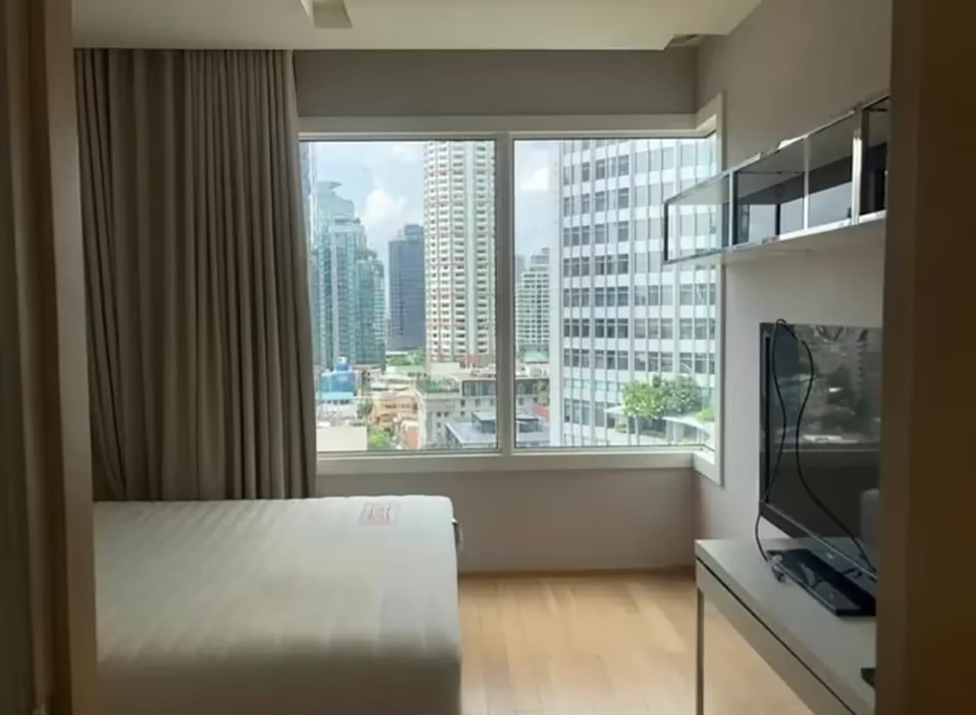 Siri at Sukhumvit Condominium - Image 1