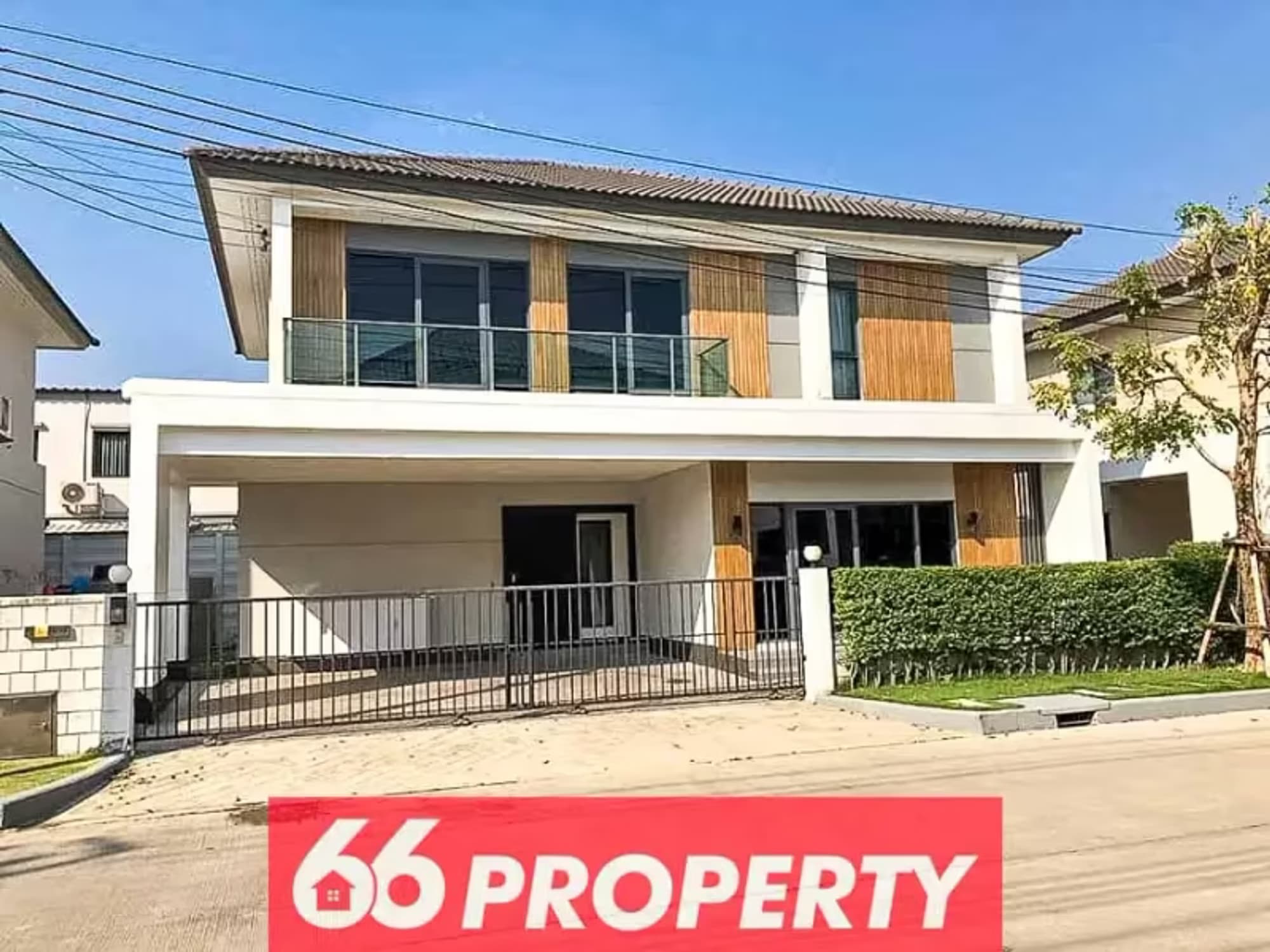4 Bedroom House - Image 13