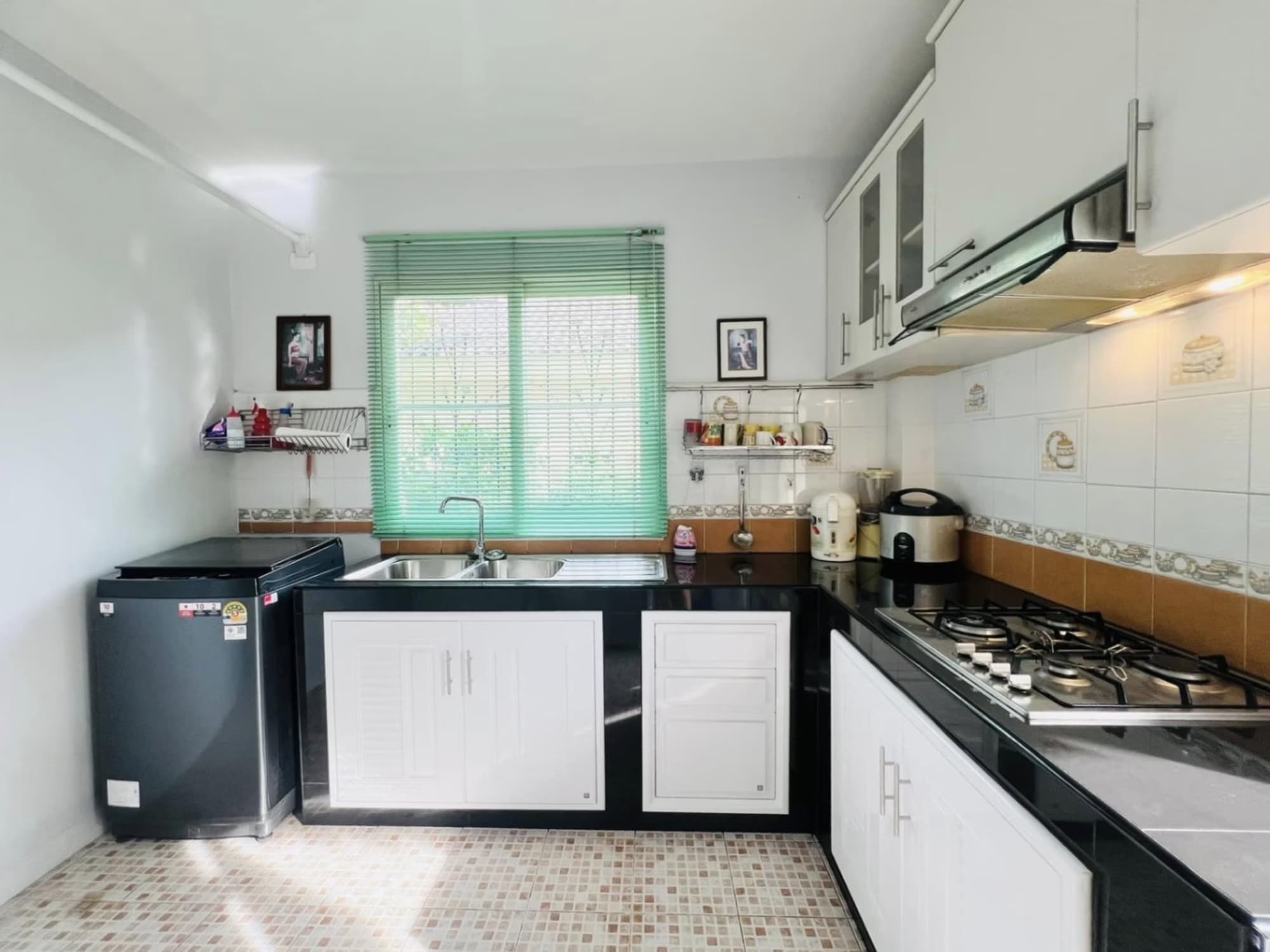 3 Bed House for Rent in Hang Dong - Image 4
